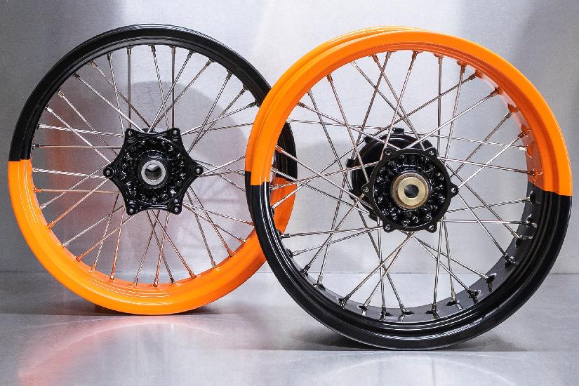 KTM wheels, dual-tone.
